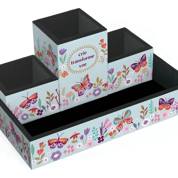 Organizador de mesa borboleta no jardim